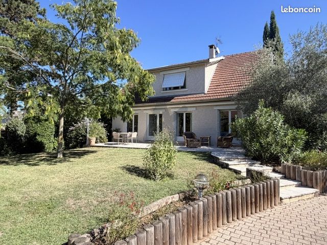 Maison 1 pièce 254 m² · à Francheville · 254 m² · 745 000 €