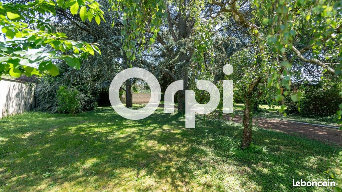 Terrain 819 m² · à La Grand-Croix · 120 000 €