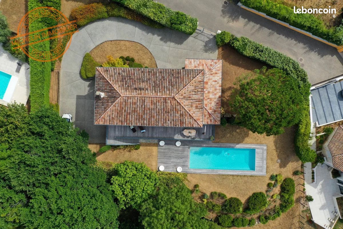Maison 6 pièces 265 m² · à Saint-Didier-au-Mont-d'Or · 265 m² · 1 890 000 €