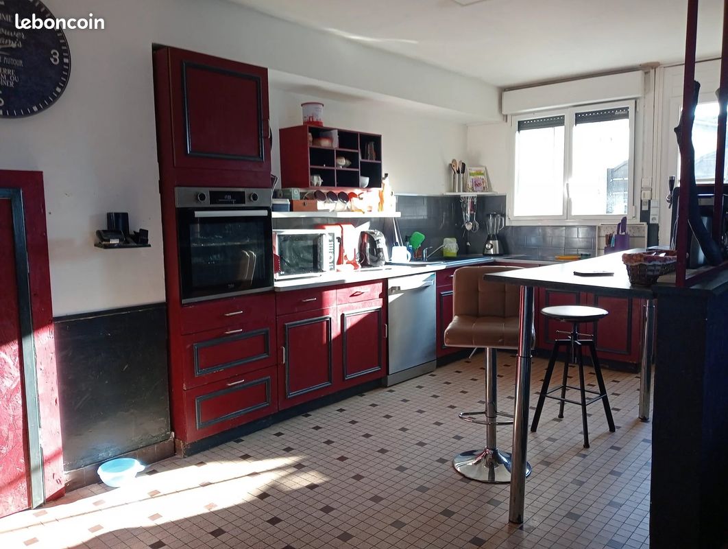 Maison 6 pièces 148 m² · à Nueil-les-Aubiers · 148 m² · 121 900 €