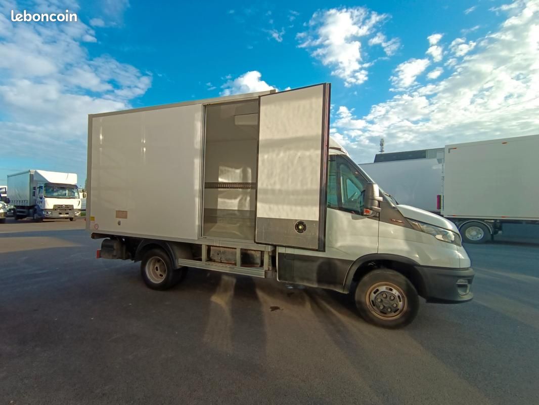 Iveco Daily CHASSIS CABINE FRIGO POSITIF/NEGATIF 12M3 160 CV RJ HAYON 3,5 T (image 2)
