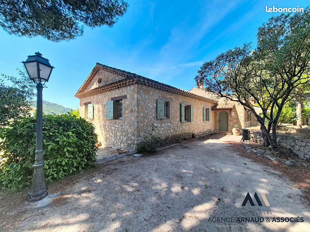 Maison 4 pièces 133 m² · au Castellet · 133 m² · 785 000 €
