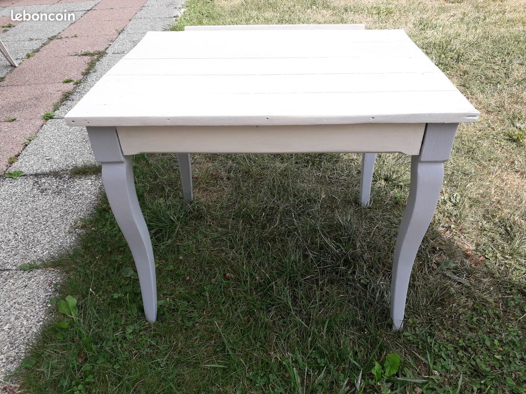 Petite table en chêne (image 2)