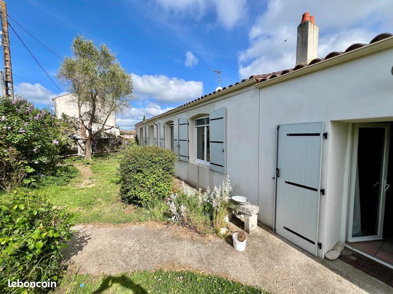 Maison 7 pièces 180 m² · à Charron · 180 m² · 350 000 €