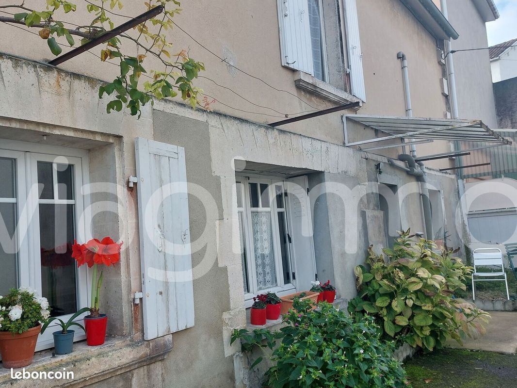 Maison en viager 4 pièces 95 m² - Saint-Michel 16470 (image principale 0)
