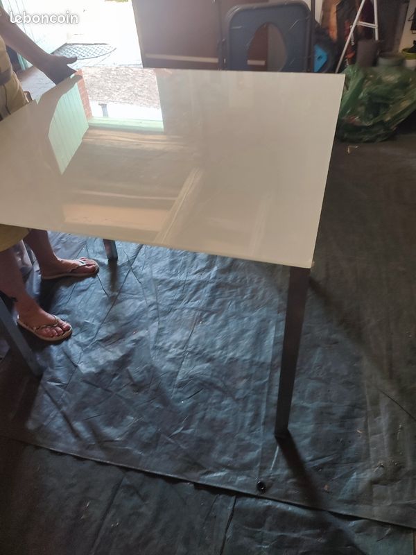 Table en verre (image 2)