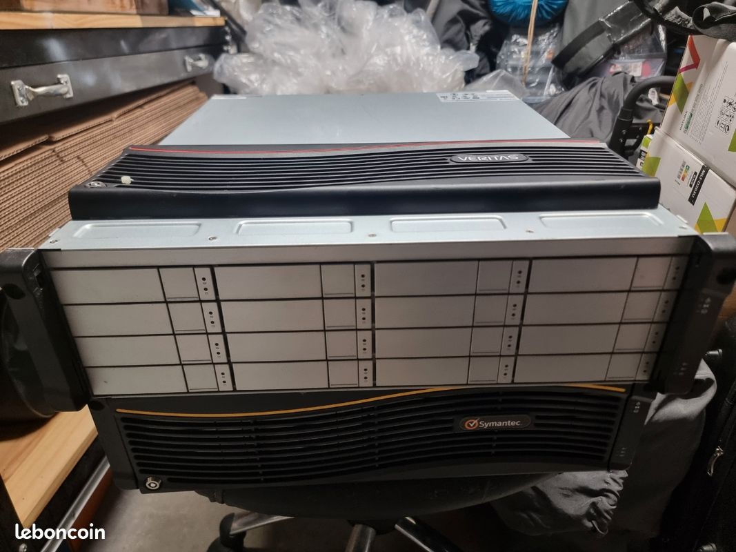 Veritas 16EB 16 Storage Disk Array 2x I/O 2x PSU 3.5 (image 2)