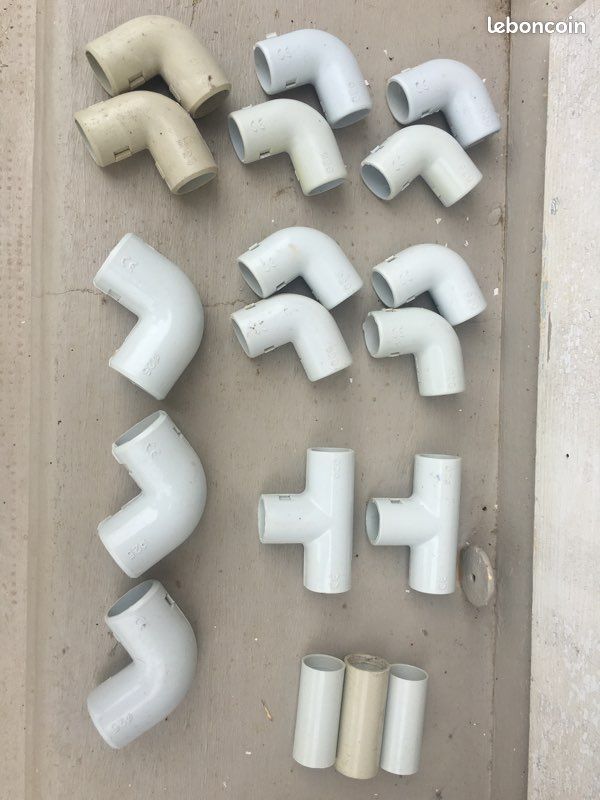 Équerres pour conduit (électricité) - vente au détail (image 1)