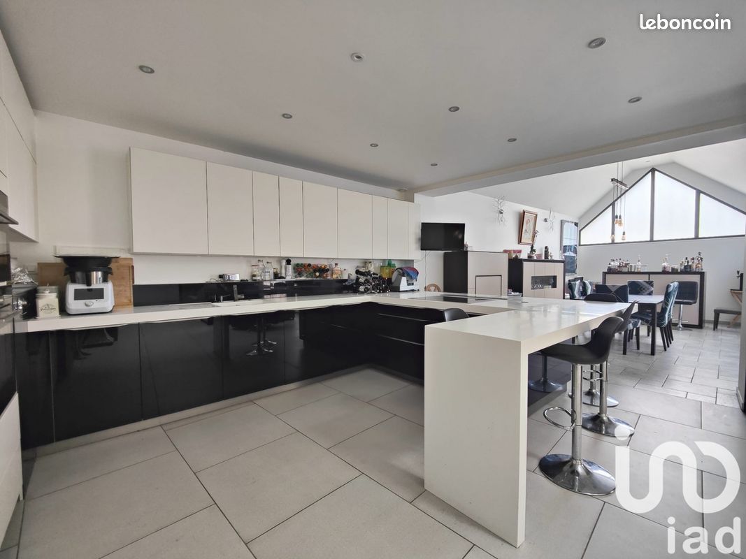 Maison 7 pièces 200 m² · à Linas · 200 m² · 385 000 €