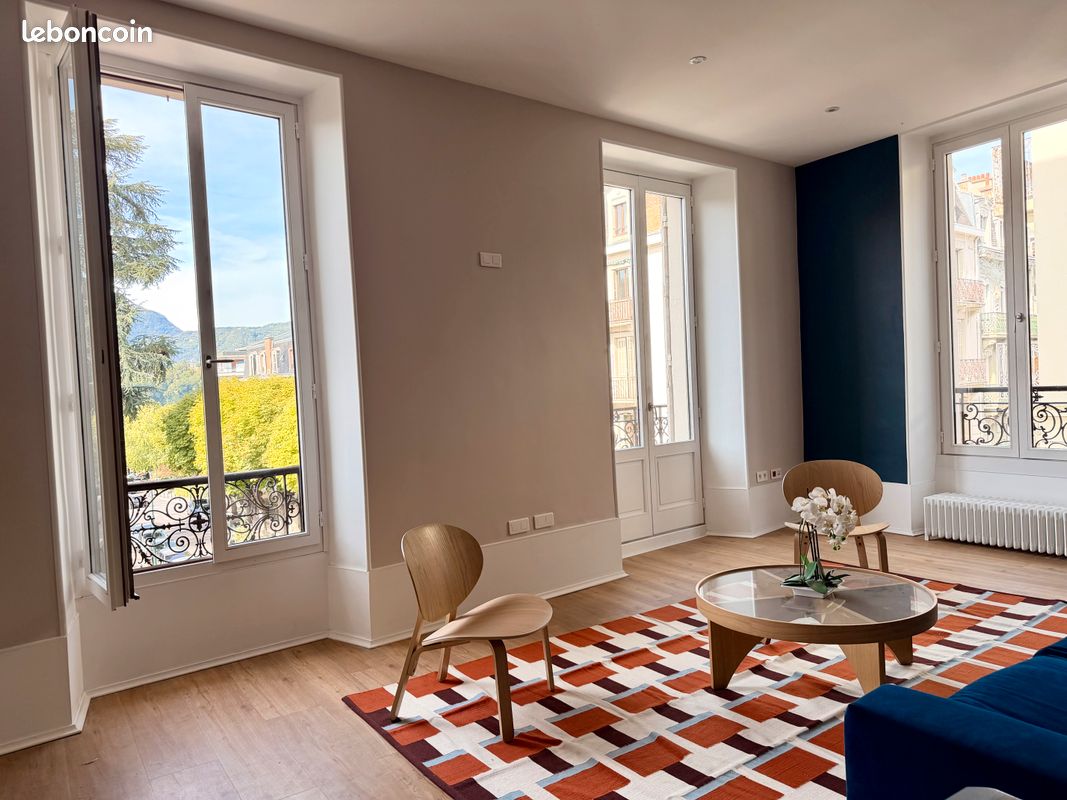 Appartement 4 pièces 130 m² · à Aix-les-Bains · 130 m² · 2 300 €/mois