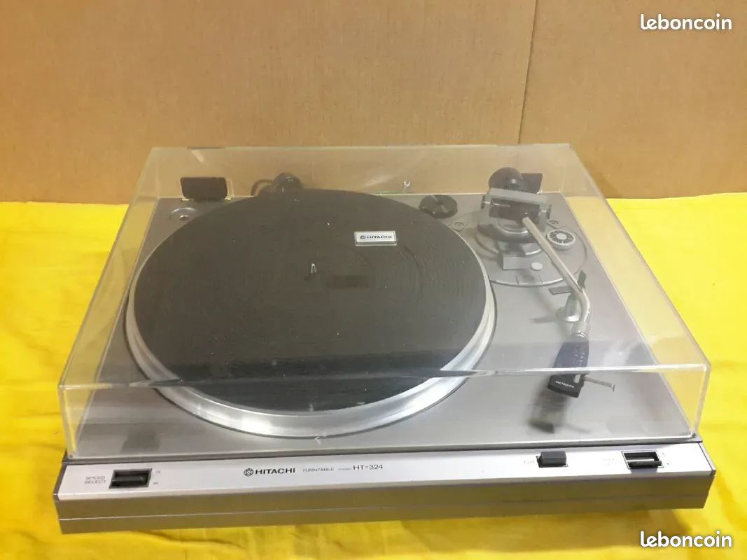 Platine vinyle Hitachi modèle HT 324 (image 2)