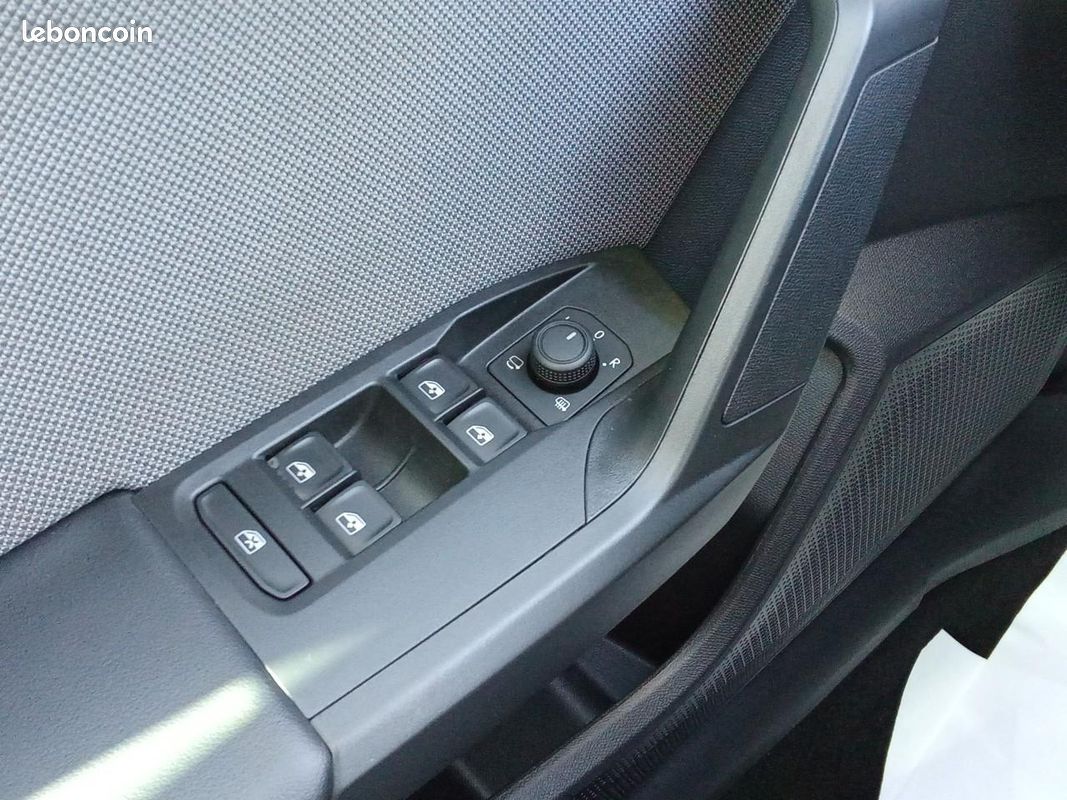 SEAT LEON 1.5 eTSI Hybrid 115 DSG7 Style (image 18)
