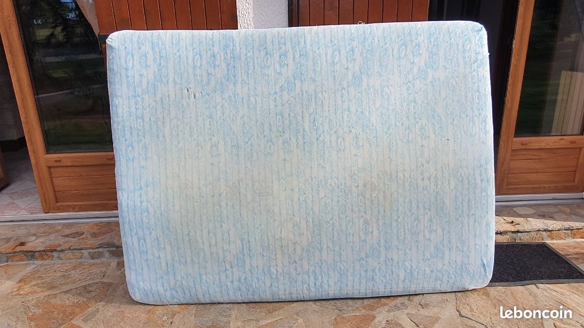 Matelas 190 x 140 (image 1)