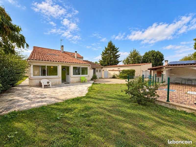 Maison 9 pièces 200 m² · à Saint-Simon · 200 m² · 288 900 €