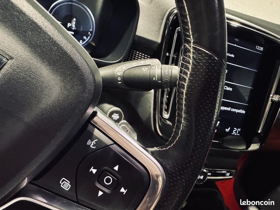 VOLVO XC40 R-Design T5 Recharge 180+82 ch DCT7 (image 32)