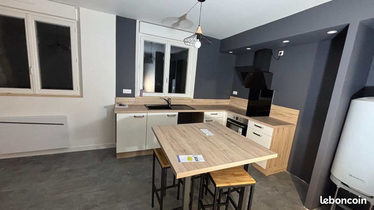 Appartement 3 pièces 42 m² · à Saint-Maixent-l'École · 42 m² · 600 €