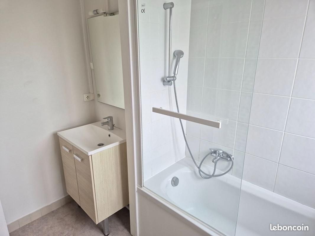 Appartement a louer saint-lo - 4 pièce(s) - 88 m2 - Surfyn