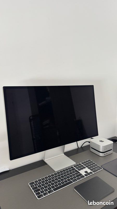 Apple Studio Display 5K (image 2)