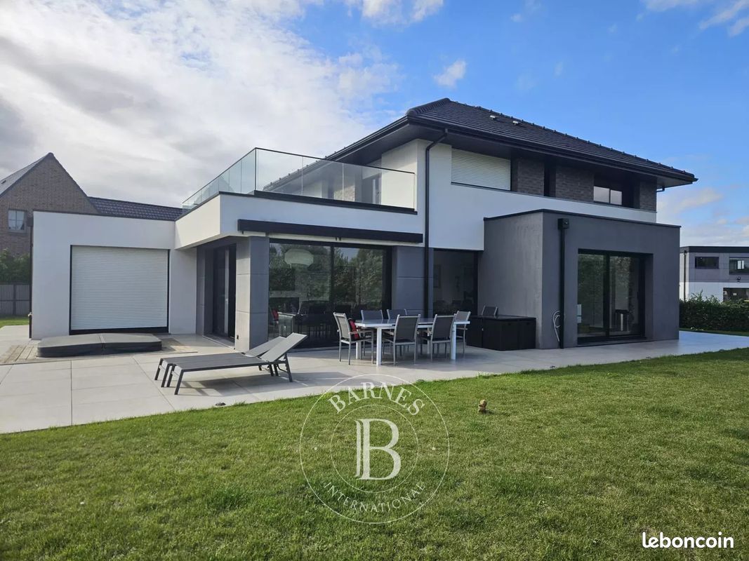 Maison 6 pièces 190 m² · à Mérignies · 190 m² · 899 000 €