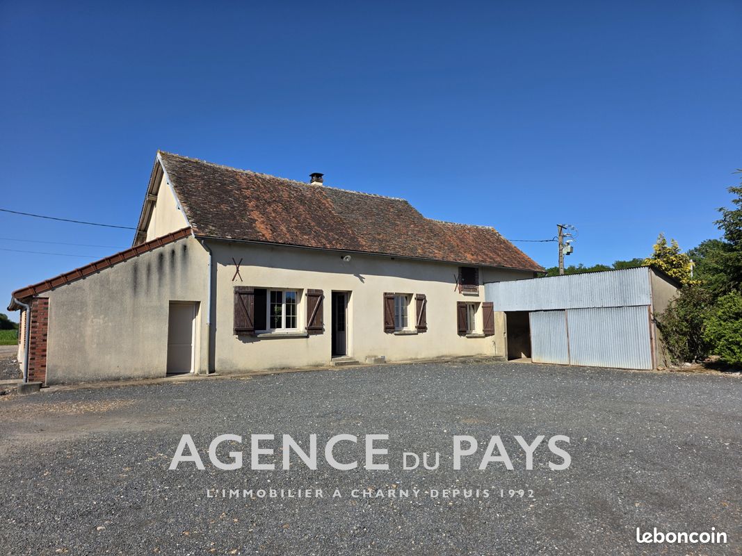 Maison 3 pièces 111 m² · à Charny Orée de Puisaye · 111 m² · 180 000 €