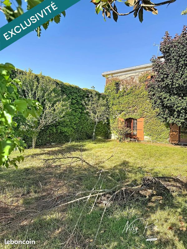 Maison 8 pièces 300 m² · à Saint-Laurent-Médoc · 300 m² · 250 000 €
