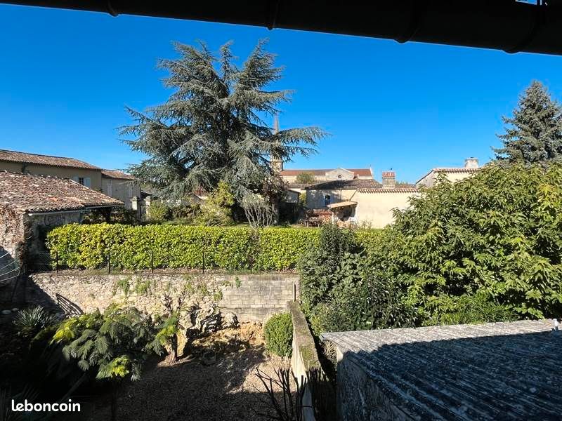 Maison 6 pièces 220 m² · à Gensac · 220 m² · 139 900 €