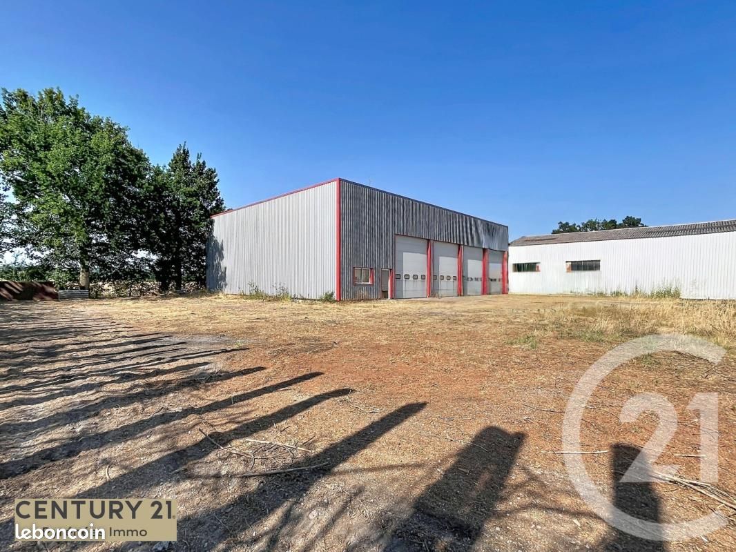 Local commercial 500 m² · à Landorthe · 500 m² · 218 000 €