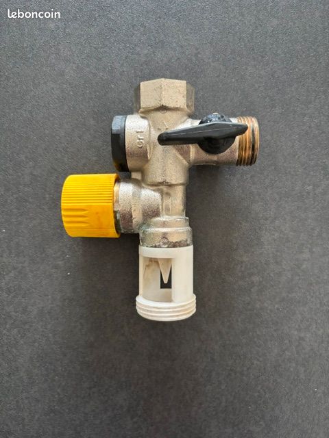 Cumulus électrique Ariston Chauffe-eau 200 litres Résistance stéatite (image 5)