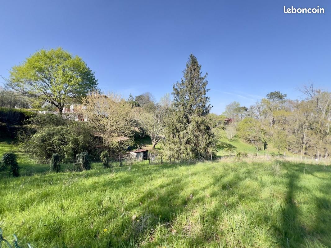 Terrain 2 375 m² Arbonne · 250 000 €