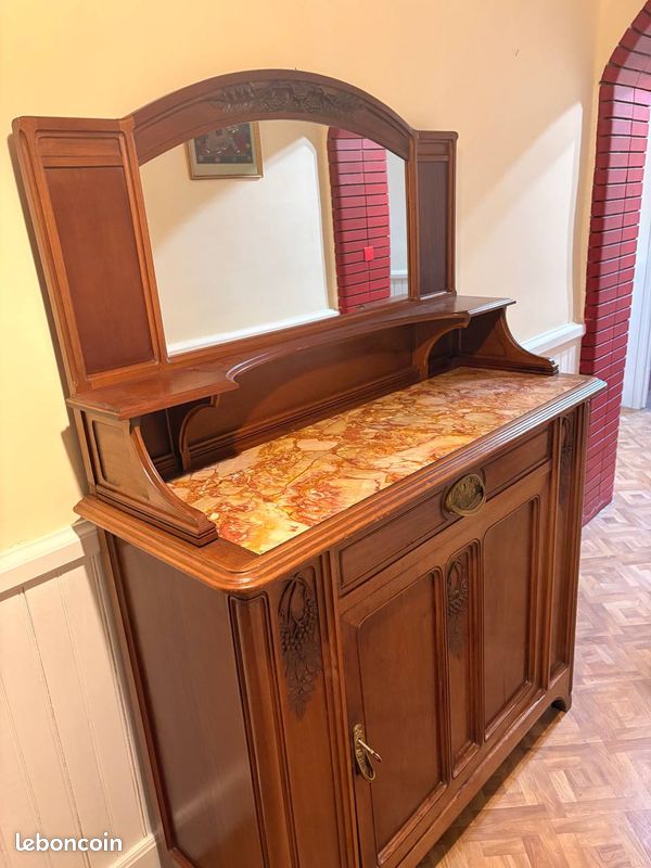 Buffet desserte Art Nouveau — bois sculpté, marbre, miroir — vers 1900 (image 1)