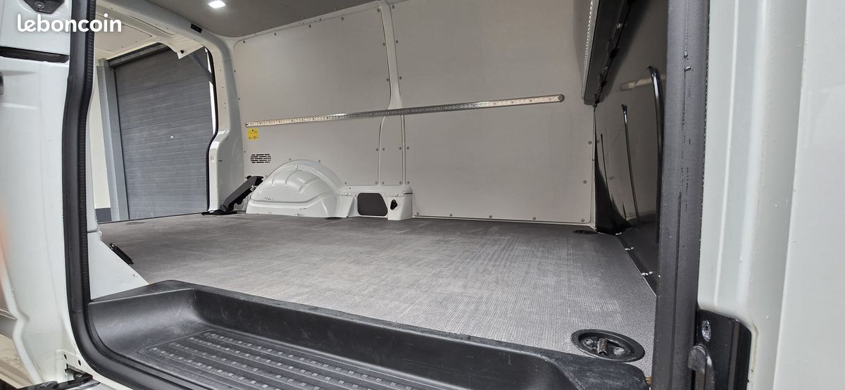 VOLKSWAGEN Transporter T6.1 2022 / 2,0l TDI 150 cv / BM6 (image 3)