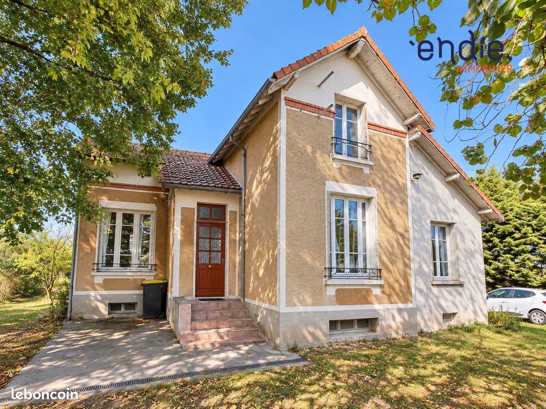 Maison 5 pièces 119 m² · à La Ferté-Hauterive · 119 m² · 100 000 €