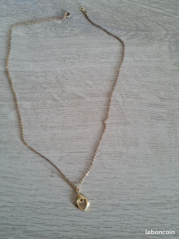 Chaine avec pendentif doré (image 1)