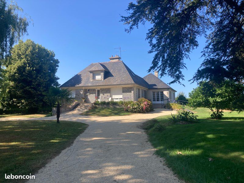 Maison 7 pièces 170 m² · à Étrelles · 170 m² · 269 900 €