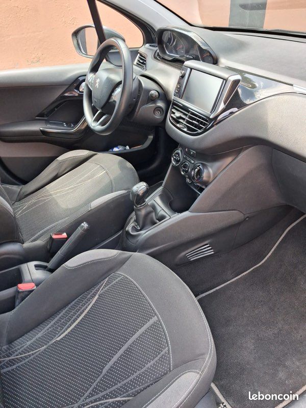 Peugeot 208 1,4l 68Ch (image 3)