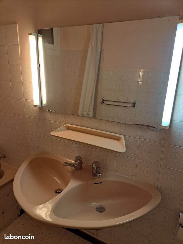 Mobilier de salle de bain 1970 (image 1)
