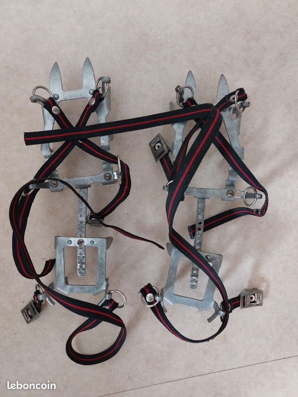 ancienne Paire de Crampons 12 pointes de Montagne - SIMOND