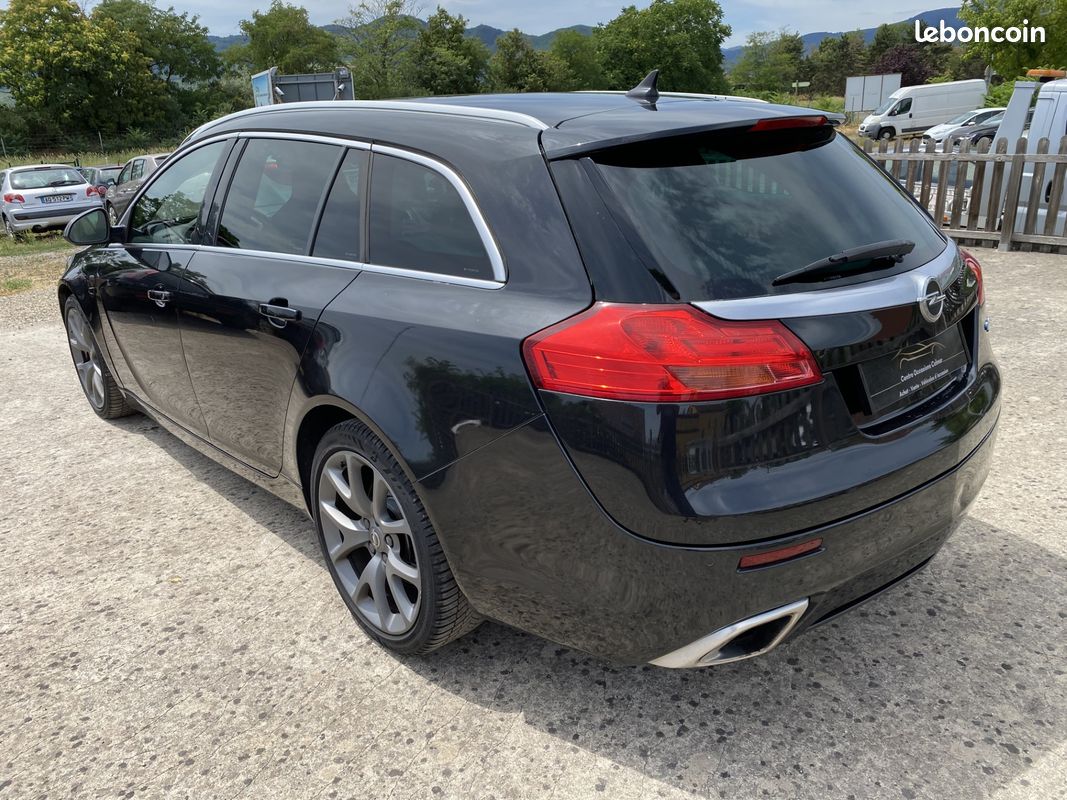 OPEL Insignia Sports Tourer 2.8 V6 Turbo OPC 4x4 (image 4)