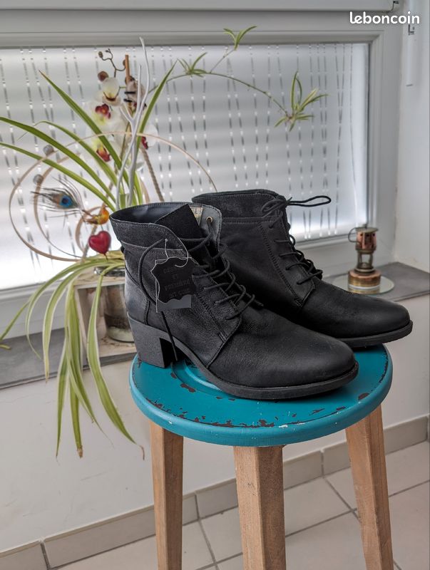Divers Bottes, Boots, chaussures, Baskets (image 3)