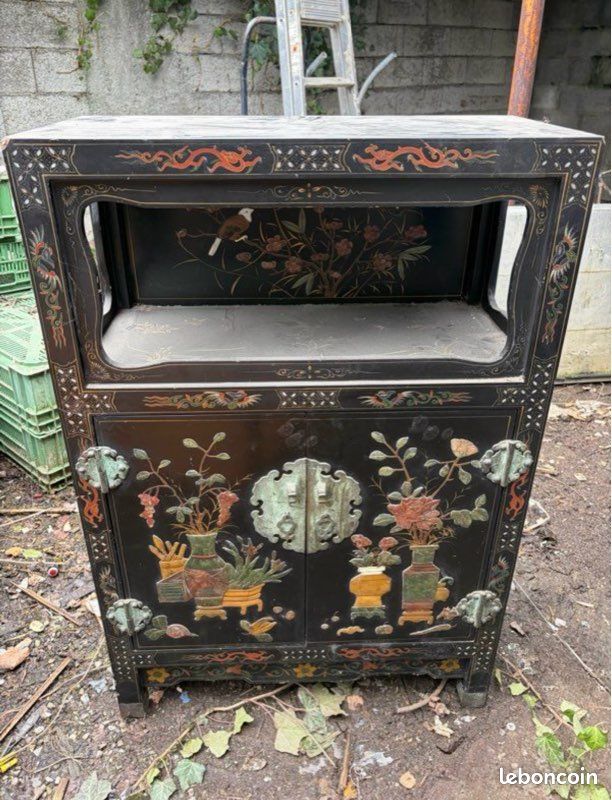 Cabinet asiatique traditionnel laqué noir (image 2)