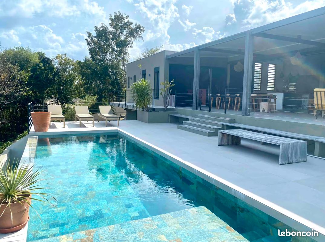 Maison 7 pièces 248 m² · à Le Gosier · 248 m² · 1 230 000 €