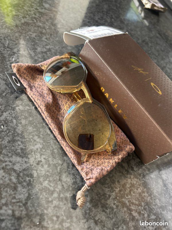 Lunette de soleil oakley mbappe (image 1)