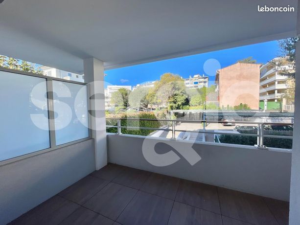 Studio 1 pièce 26 m²