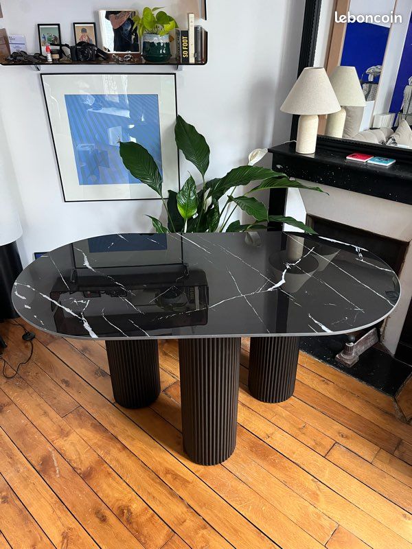 Magnifique table design noir marbre – modèle haut de gamme Homary – état neuf (image 1)