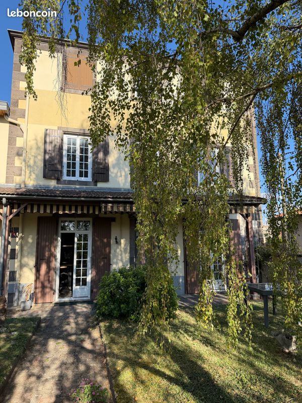 Maison 6 pièces 177 m² · à Cournon-d'Auvergne · 177 m² · 385 000 €