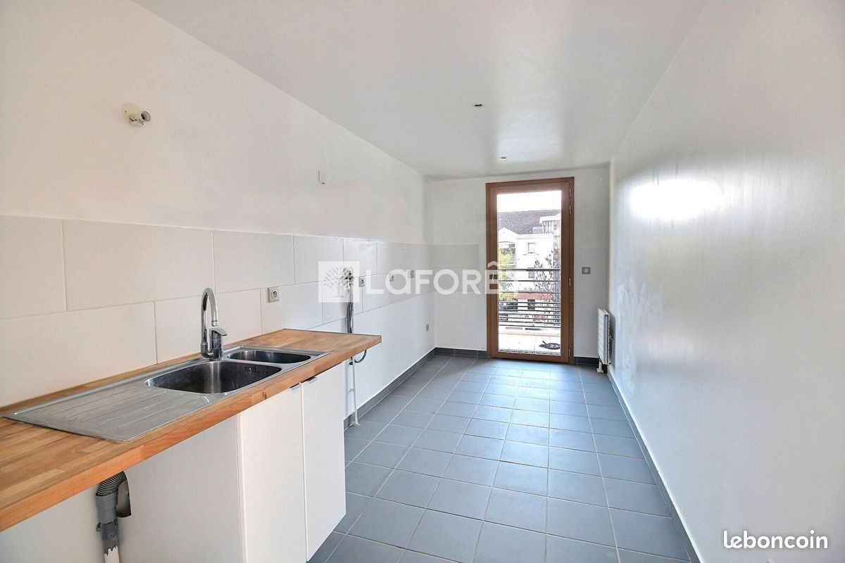 Appartement a louer rueil-malmaison - 4 pièce(s) - 105 m2 - Surfyn