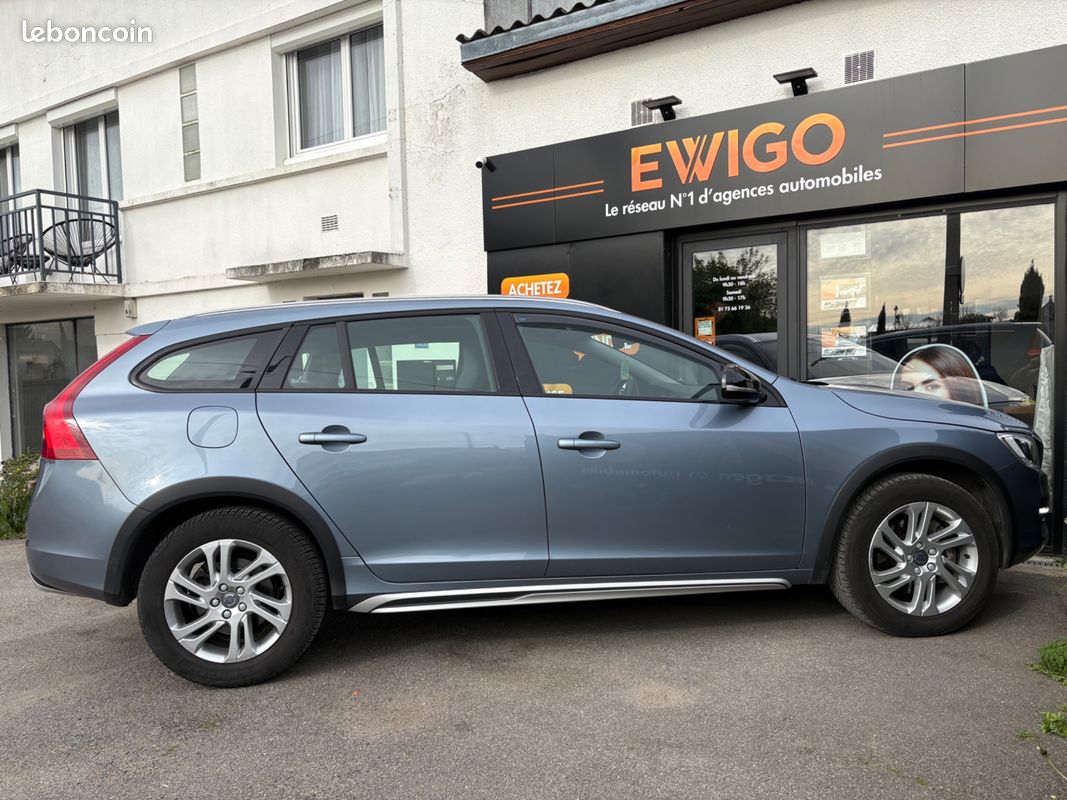 VOLVO V60 CROSS-COUNTRY 2.0 150ch PLUS D3 GEARTRONIC ENTRETIEN CONSTRUCTEUR (image 21)