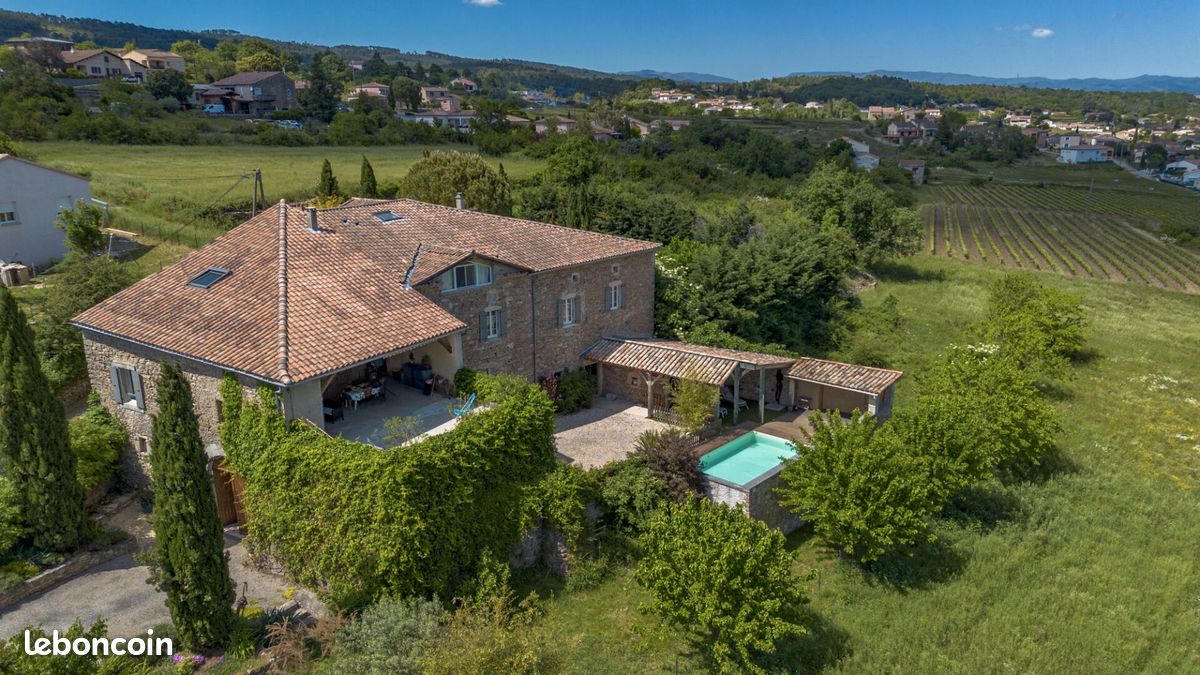 Maison 8 pièces 206 m² · à Aubenas · 206 m² · 460 000 €