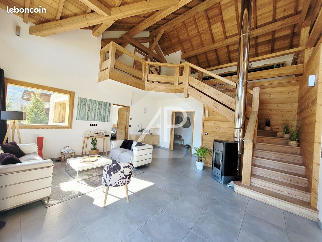 Maison 8 pièces 160 m² · à Saint-Chaffrey · 160 m² · 1 575 000 €