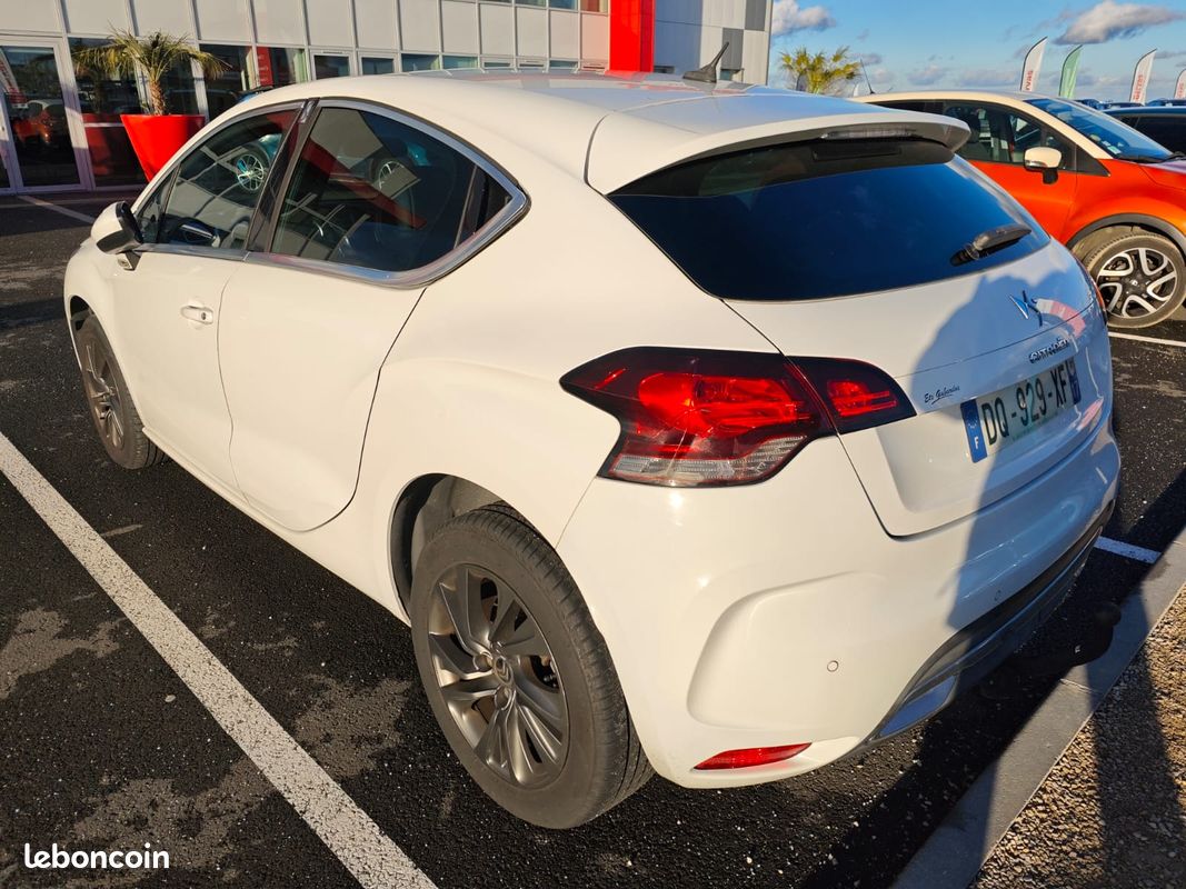 CITROEN DS4 DIESEL 1.6 L e-HDi 115 CV BOITE AUTOMATIQUE Airdream 107000 KMS So Chic ETG6 (image 9)